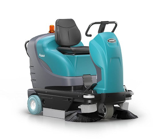 TENNANT S680 BATTERY RIDE ON SWEEPER